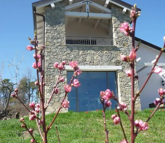 Micro-cottage In Pietra La Ratatouille Alojamento de Acomodação e Pequeno-almoço 3*